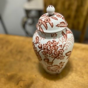 Red and White Porcelain Ginger Jar w/ Lid